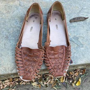 Nisolo Almond Brown Huaraches size 9